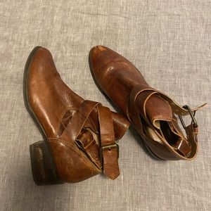 MATISSE leather strappy boot